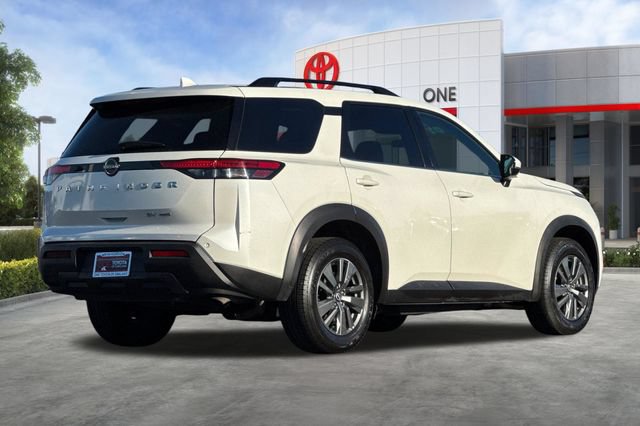 Used 2024 Nissan Pathfinder SV AWD/4WD image 4