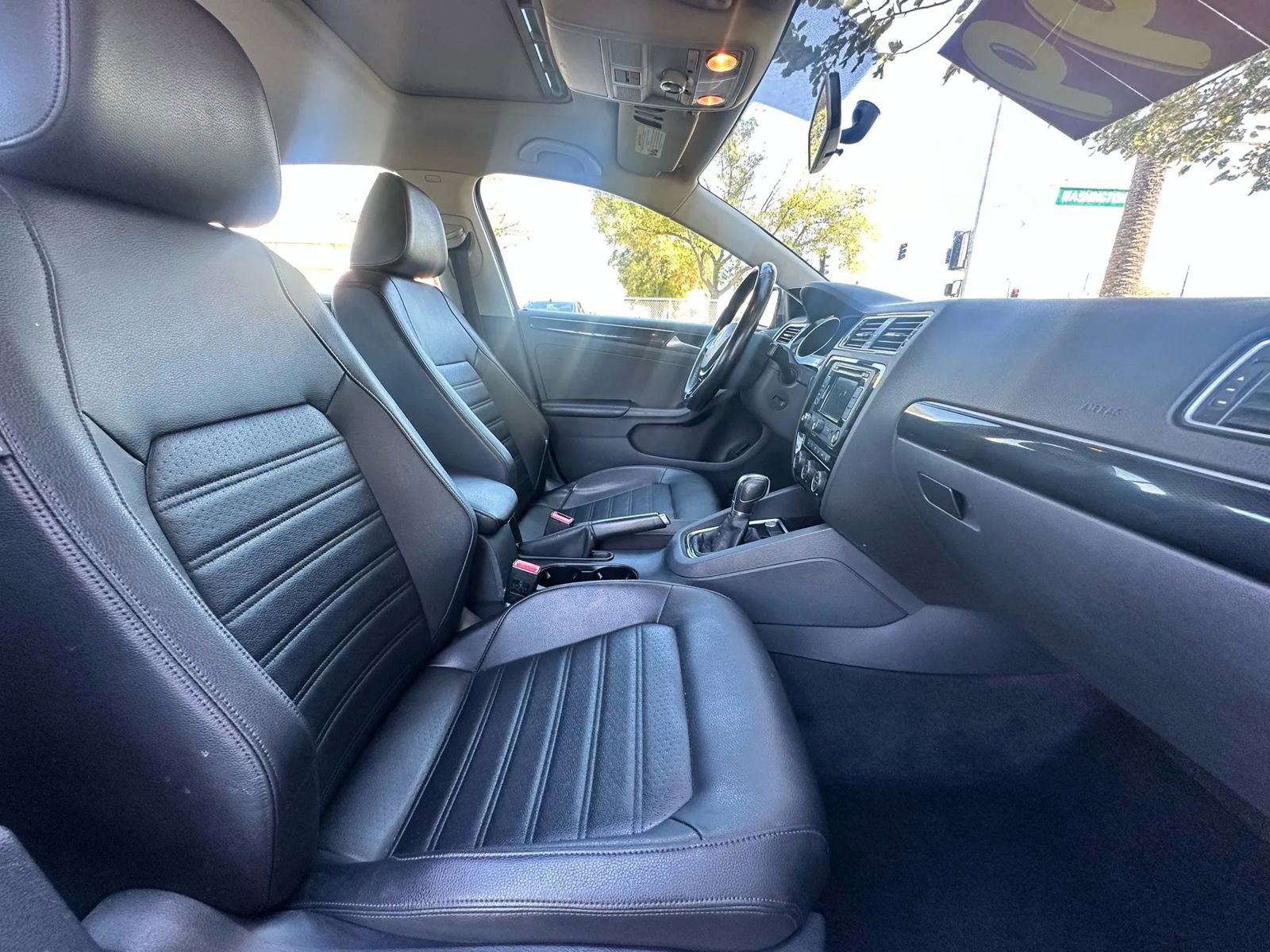 Used 2015 Volkswagen Jetta SEL FWD image 8