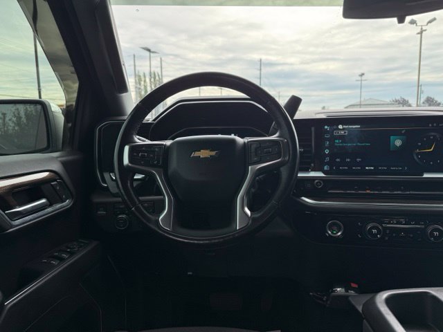 Used 2022 Chevrolet Silverado 1500 LT AWD/4WD image 20