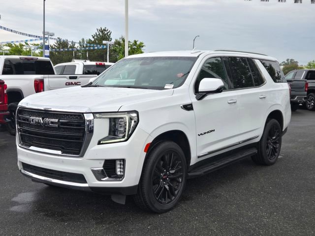 Used 2024 GMC Yukon SLT w/ SLT Luxury Package image 8