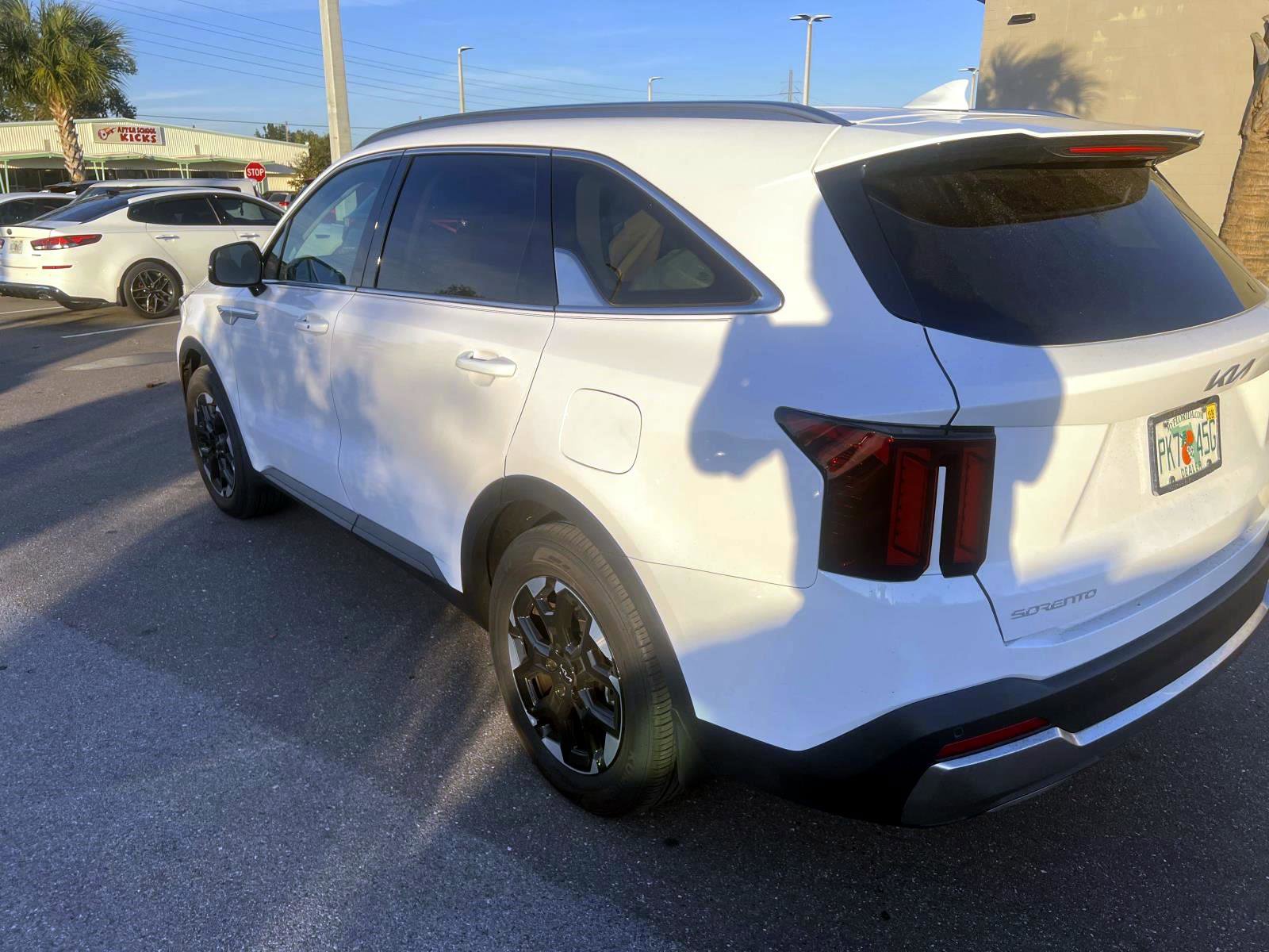 Certified 2025 Kia Sorento S image 5