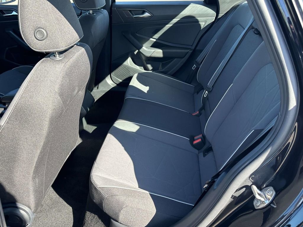 Used 2025 Volkswagen Jetta Sport image 13
