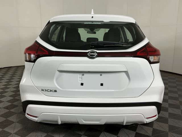 New 2025 Nissan Kicks Play S image 6