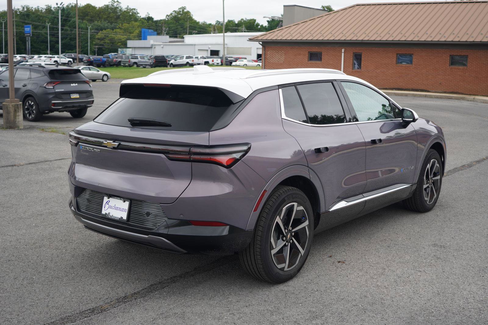 New 2025 Chevrolet Equinox EV LT image 3