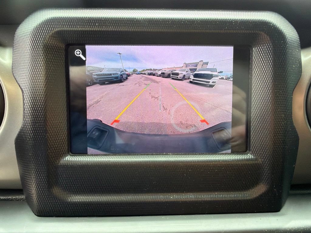 Used 2021 Jeep Gladiator Sport AWD/4WD image 32