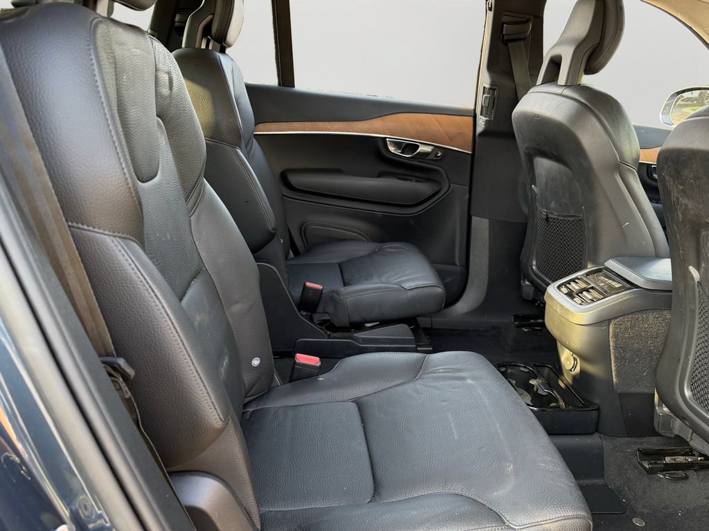 Used 2021 Volvo XC90 T6 Momentum AWD/4WD image 9