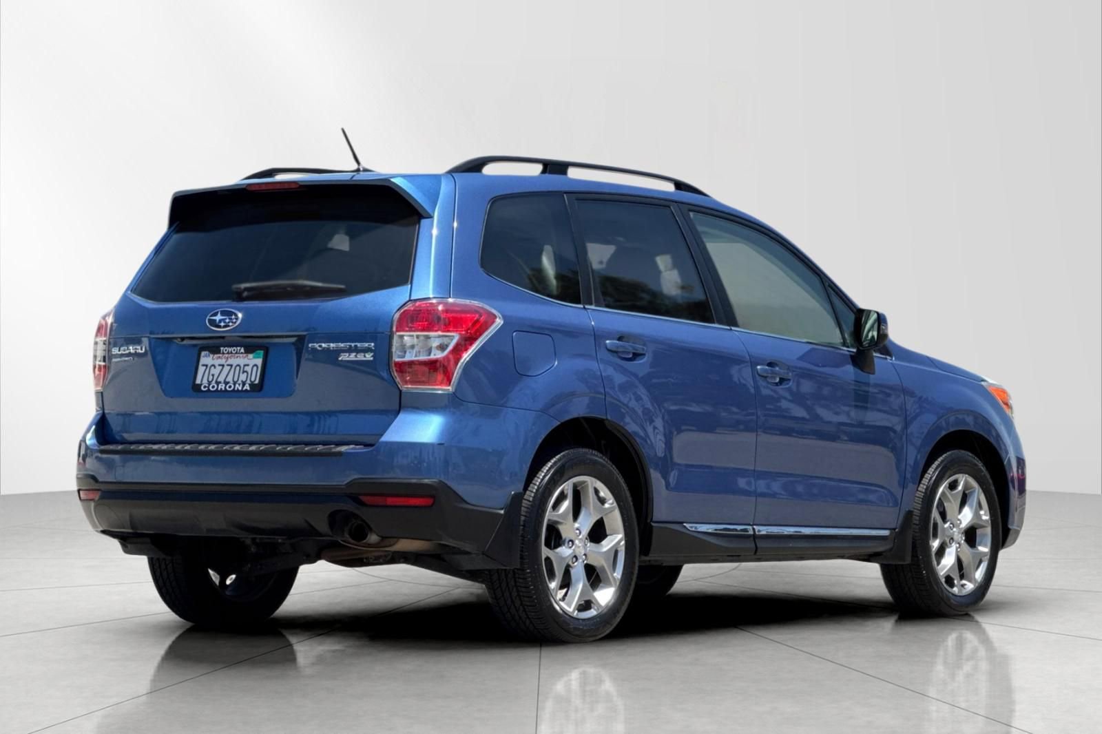 Used 2015 Subaru Forester 2.5i Touring AWD/4WD image 3