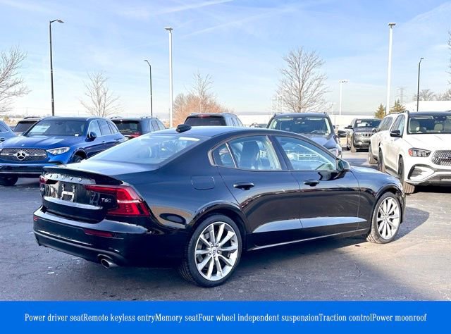 Used 2021 Volvo S60 T6 Momentum w/ Advanced Package image 4