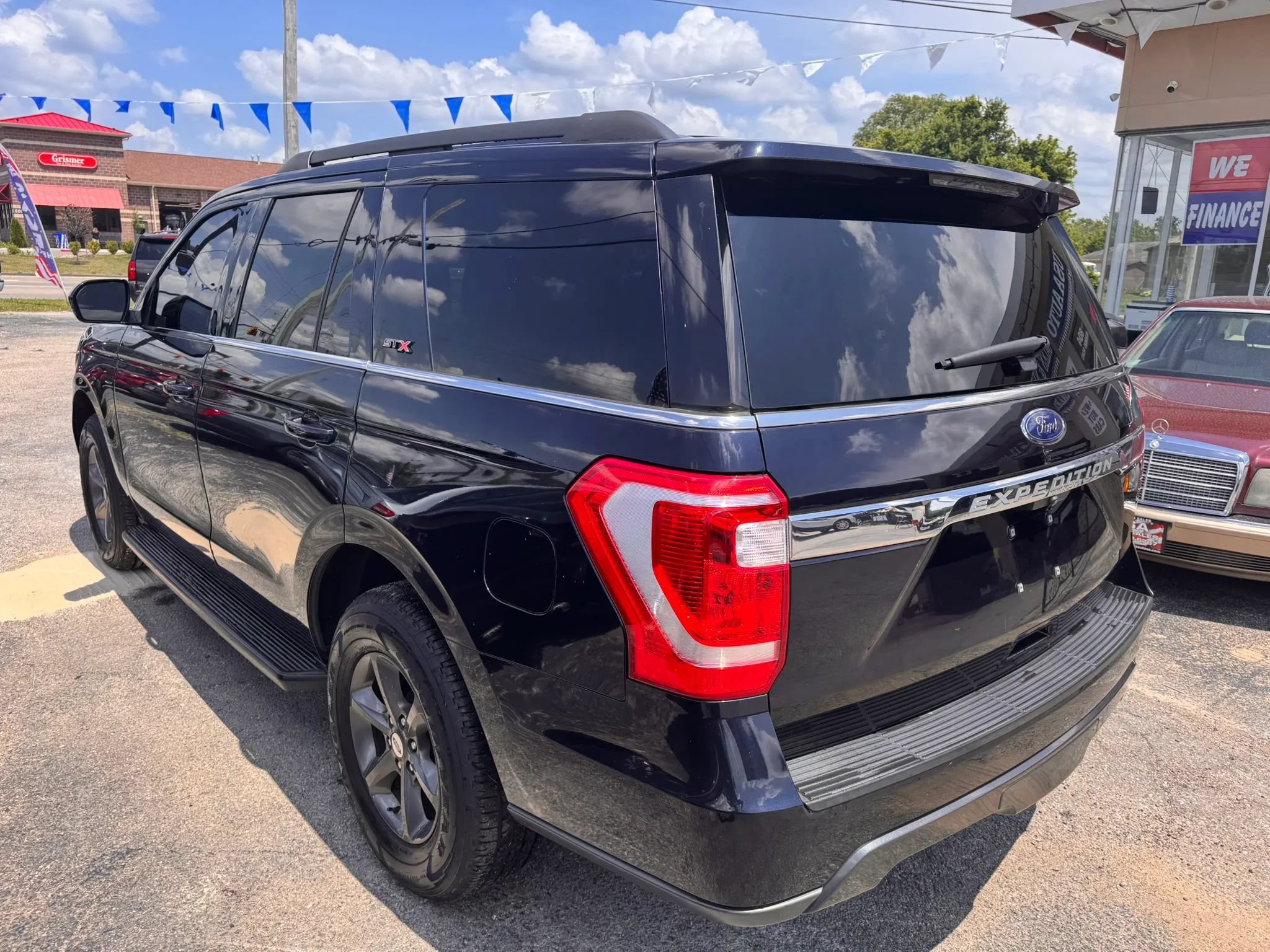 Used 2021 Ford Expedition XL AWD/4WD image 5