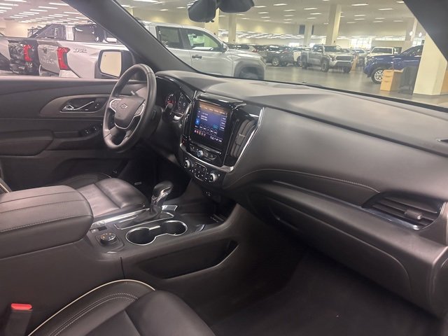Used 2023 Chevrolet Traverse Premier w/ Redline Edition image 9