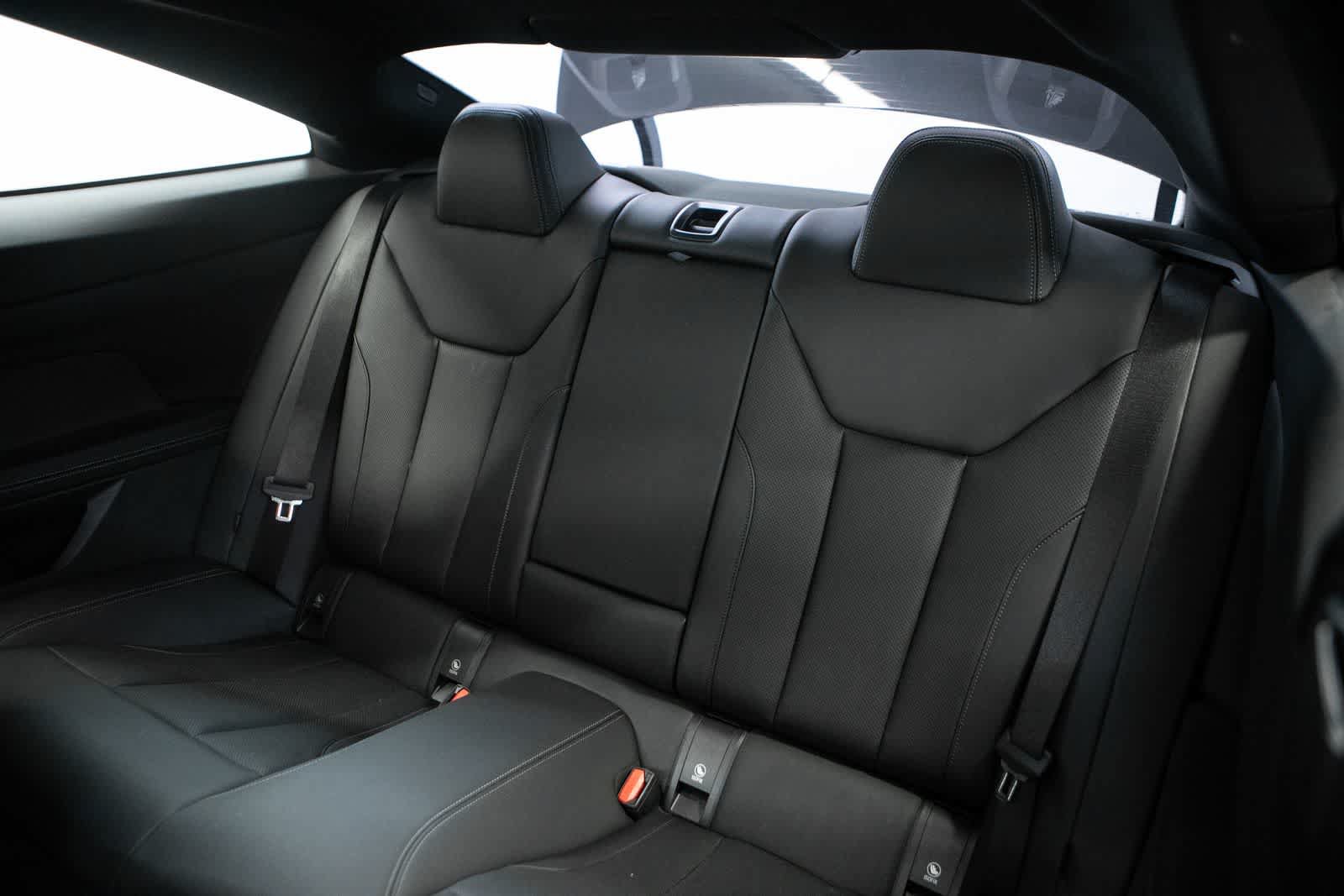 Used 2023 BMW 430i Coupe w/ M Sport Package RWD image 28