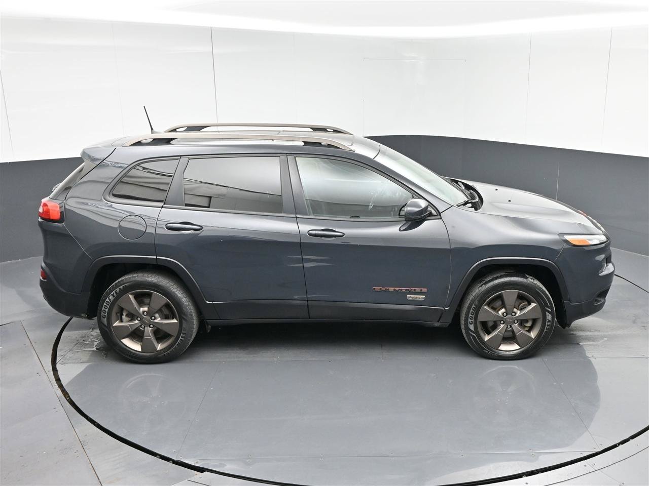 Used 2017 Jeep Cherokee 75th Anniversary AWD/4WD image 25