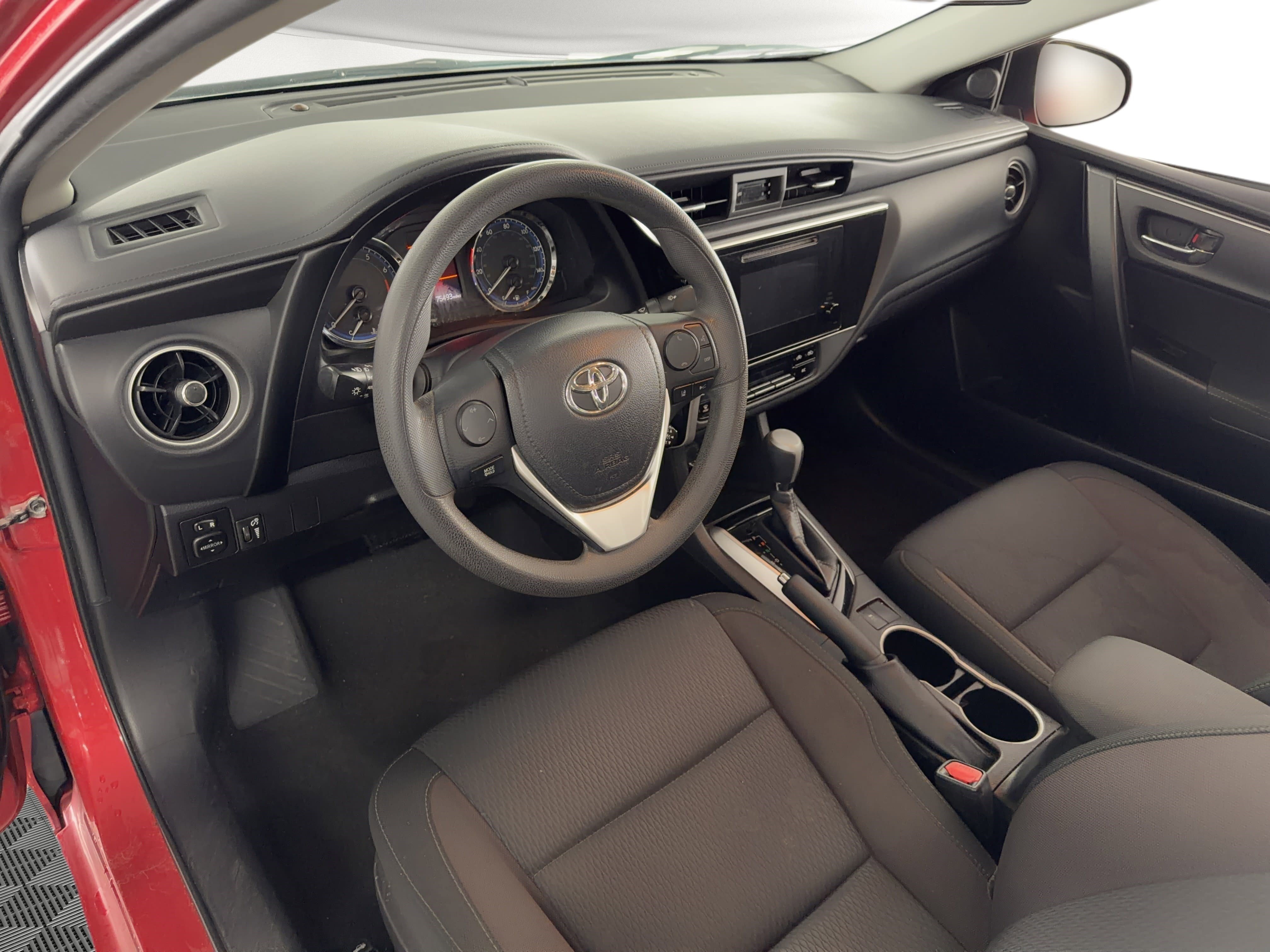 Used 2019 Toyota Corolla LE FWD image 4