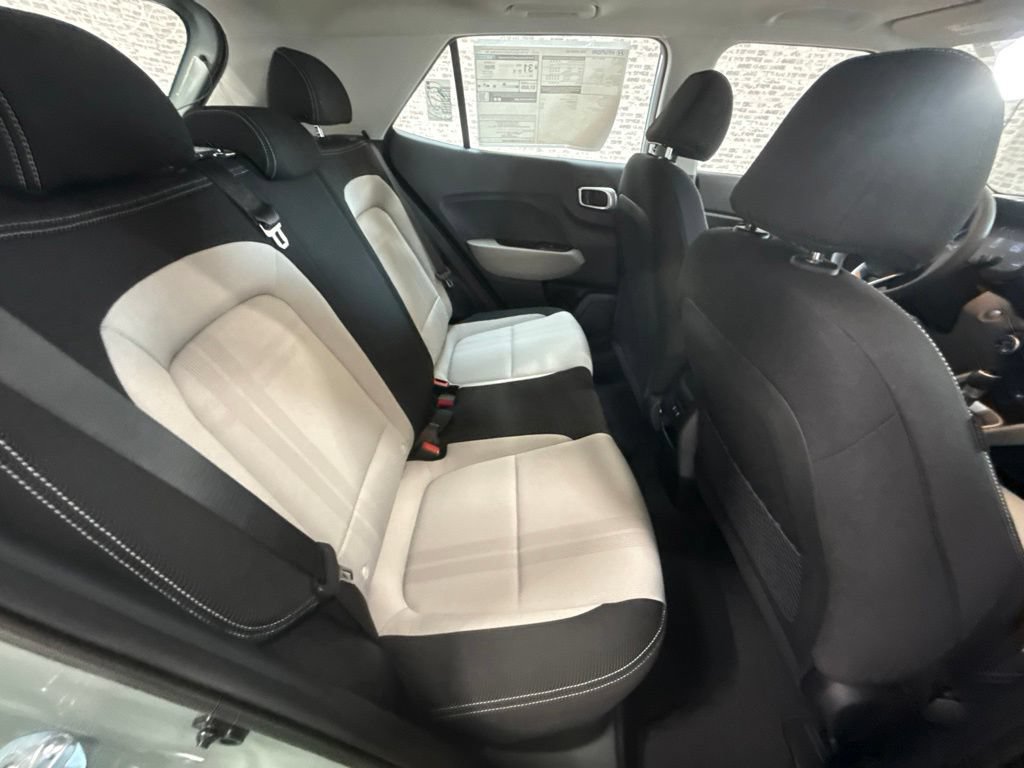 New 2026 Hyundai Venue SEL FWD image 13