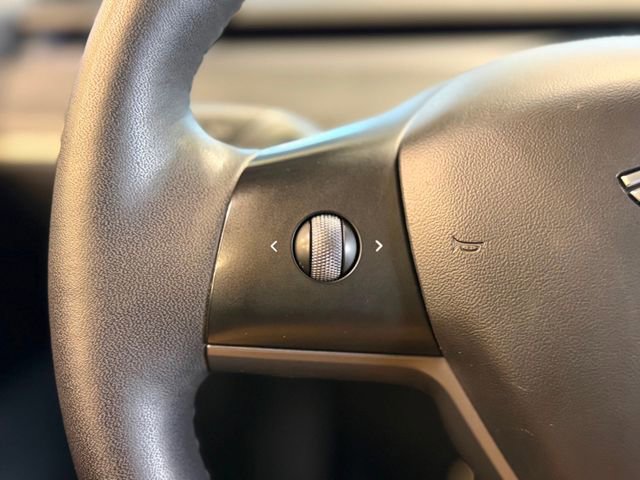 Used 2022 Tesla Model Y Performance image 25