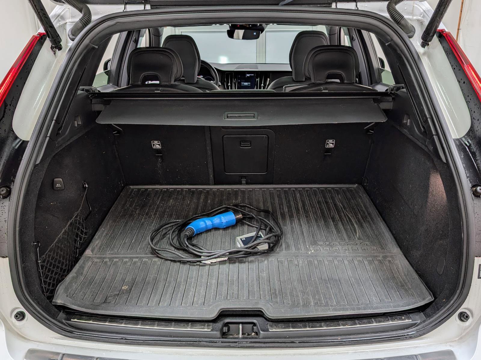 Used 2020 Volvo XC60 T8 R-Design w/ Protection Package Premier image 20