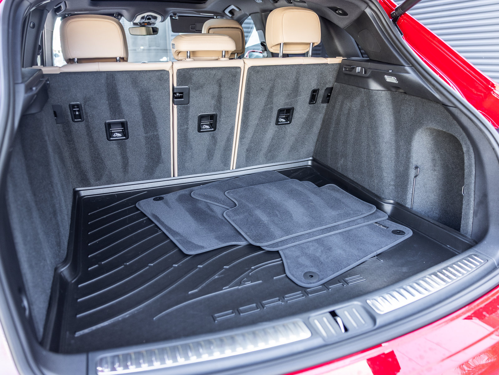 Certified 2026 Porsche Macan S AWD/4WD image 21