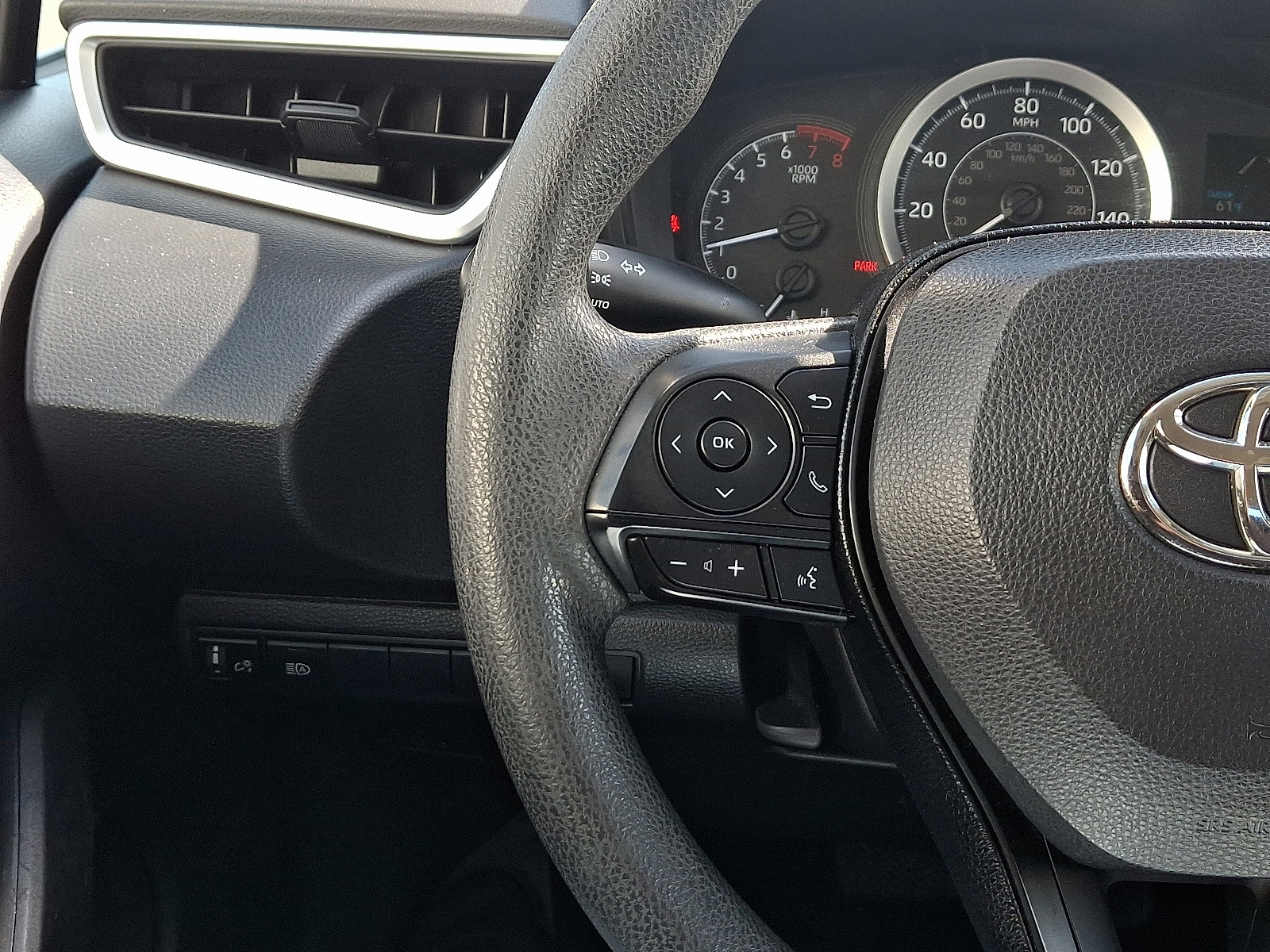 Used 2020 Toyota Corolla LE image 20