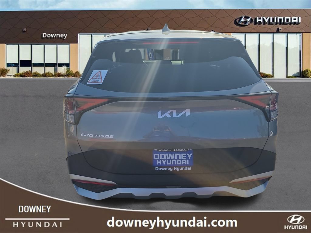 Used 2025 Kia Sportage LX FWD image 4