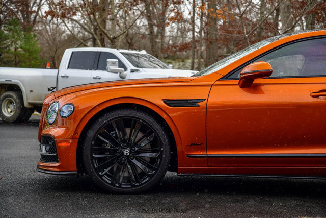 Used 2024 Bentley Flying Spur W12 image 4