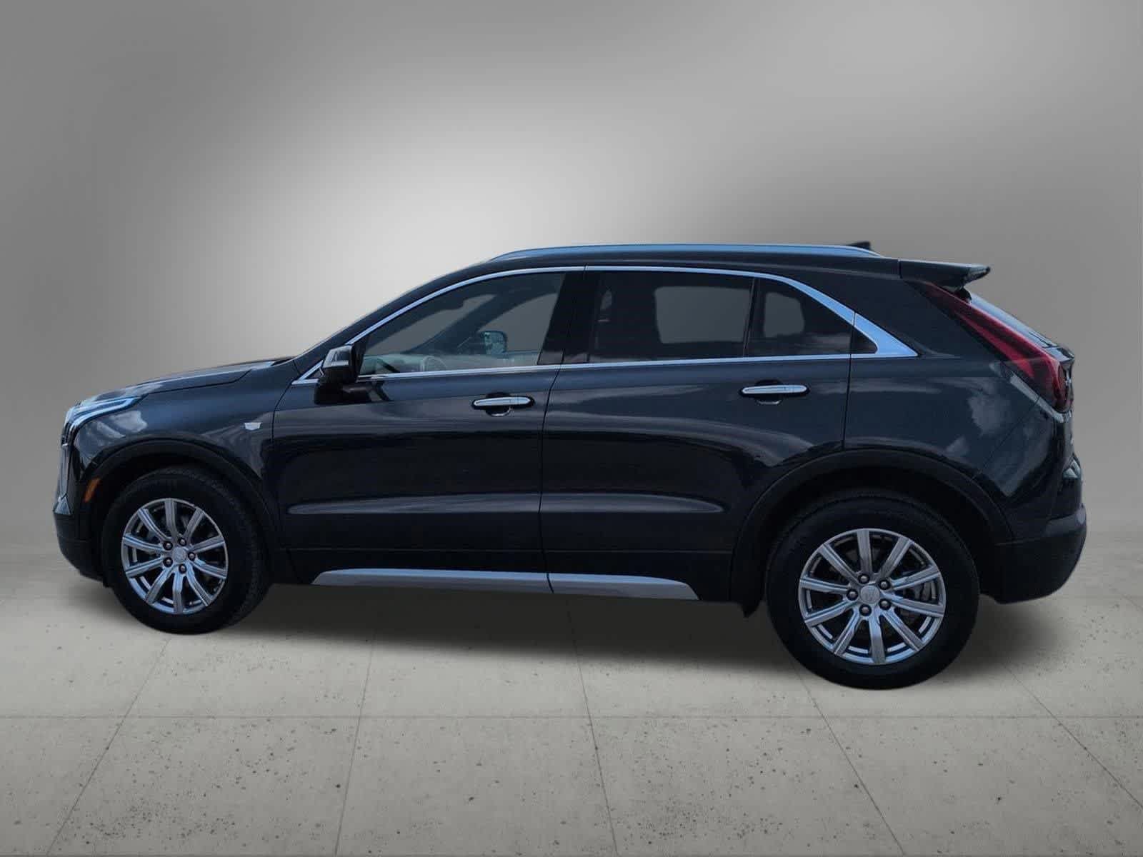 Used 2023 Cadillac XT4 Premium Luxury w/ Cold Weather Package AWD/4WD image 3
