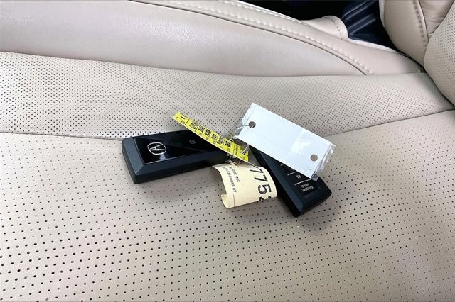 Used 2023 Acura MDX SH-AWD w/ Advance Package image 14