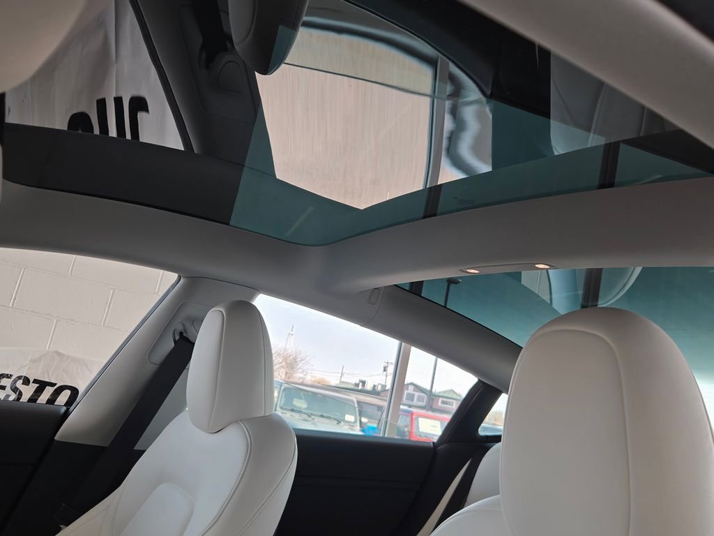 Used 2023 Tesla Model 3 Standard Range image 19