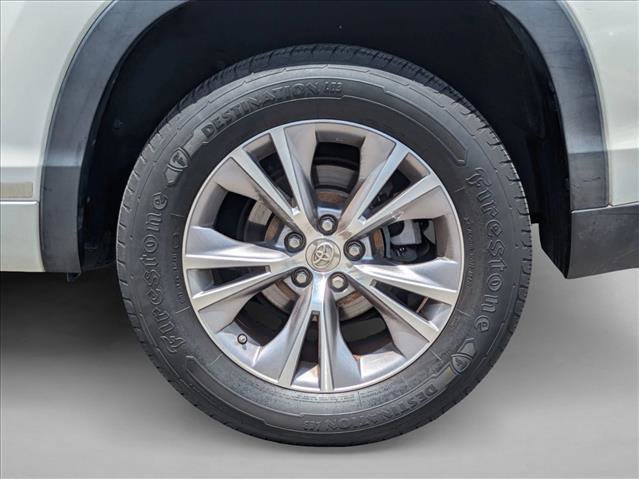 Used 2015 Toyota Highlander Plus FWD image 14