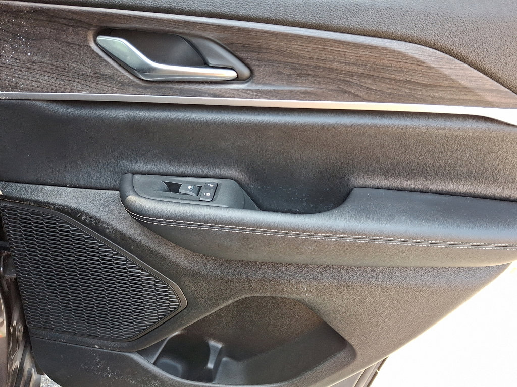 Used 2024 Jeep Grand Cherokee Limited image 14