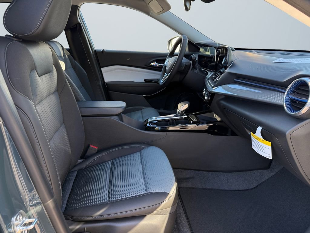 New 2026 Chevrolet Trax LT w/ Sunroof Package image 15