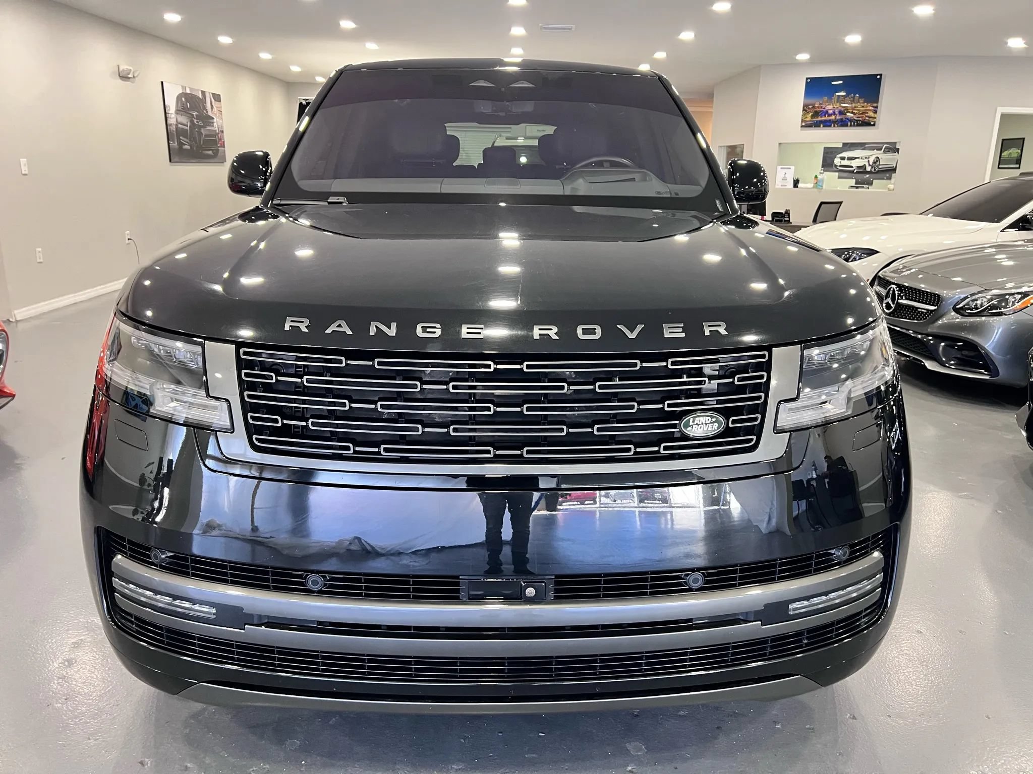 Used 2023 Land Rover Range Rover Long Wheelbase Autobiography AWD/4WD image 2