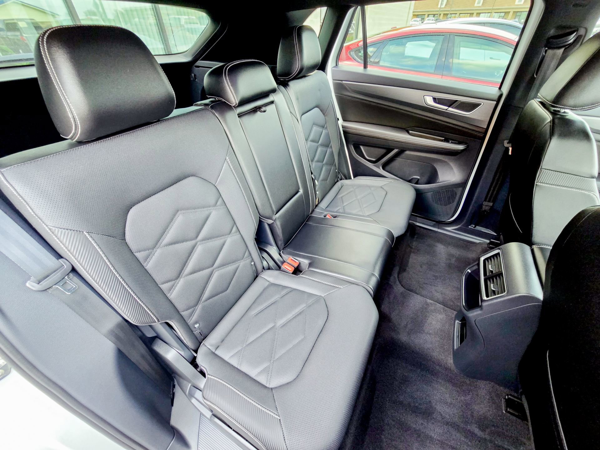 Used 2024 Volkswagen Atlas Cross Sport SE image 21