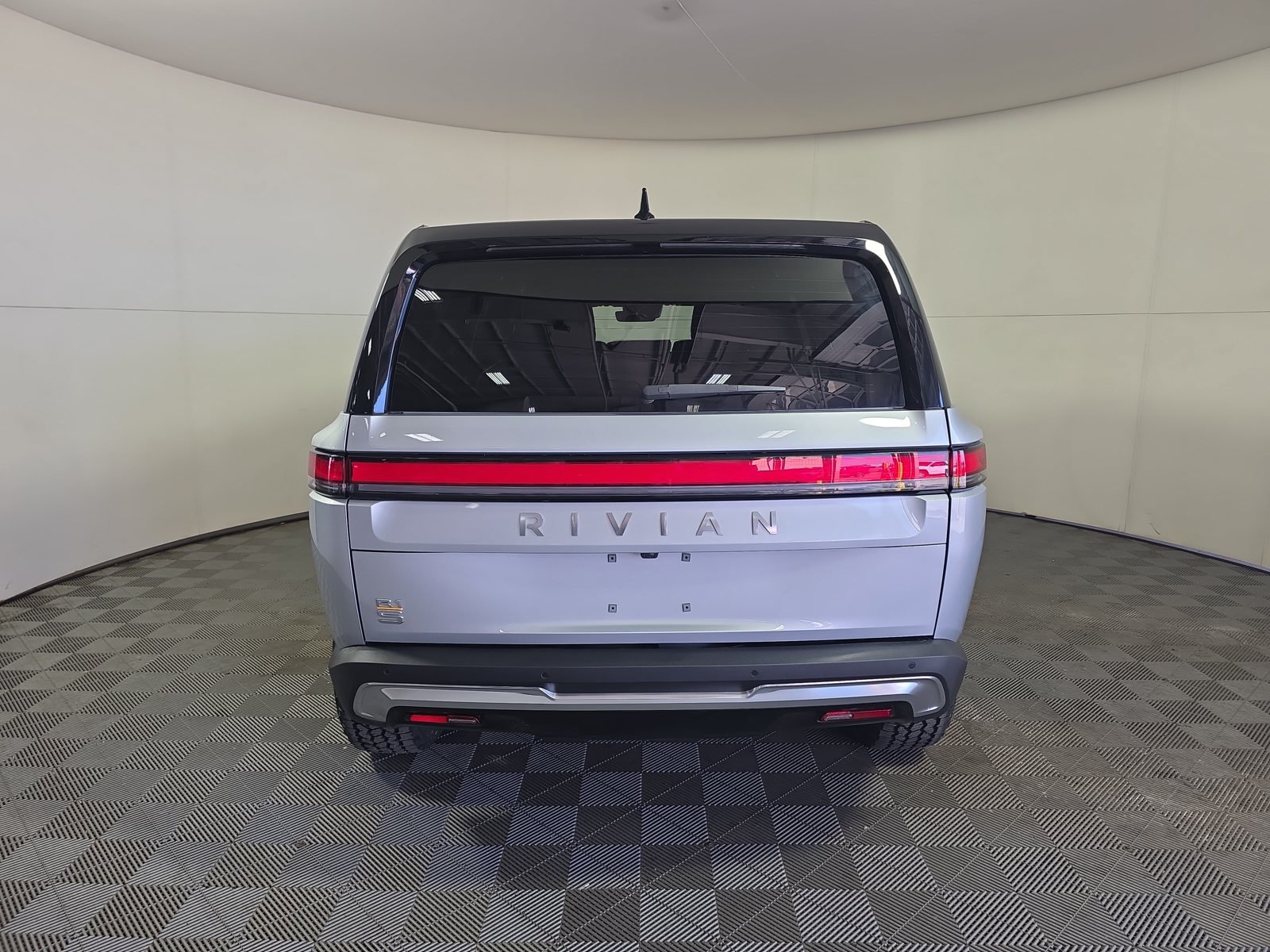Used 2023 Rivian R1S Adventure Quad AWD/4WD image 4