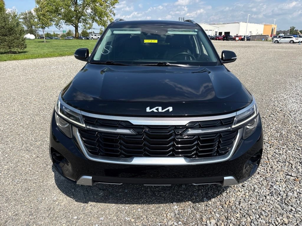 Used 2025 Kia Seltos EX w/ EX Sunroof Package FWD image 2