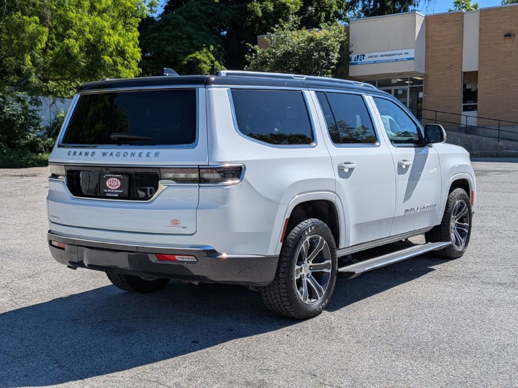Used 2022 Jeep Grand Wagoneer Series I AWD/4WD image 3