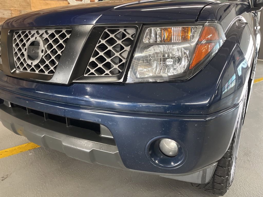 Used 2007 Nissan Frontier LE w/ Leather Pkg image 8