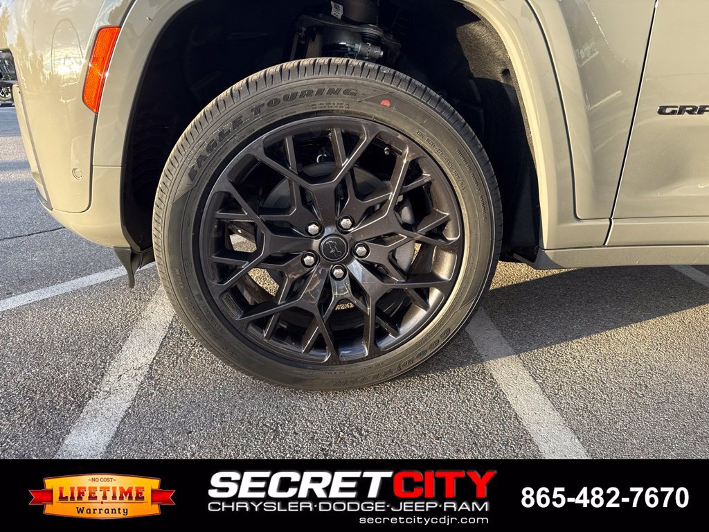 New 2027 Jeep Grand Cherokee L Summit AWD/4WD image 38
