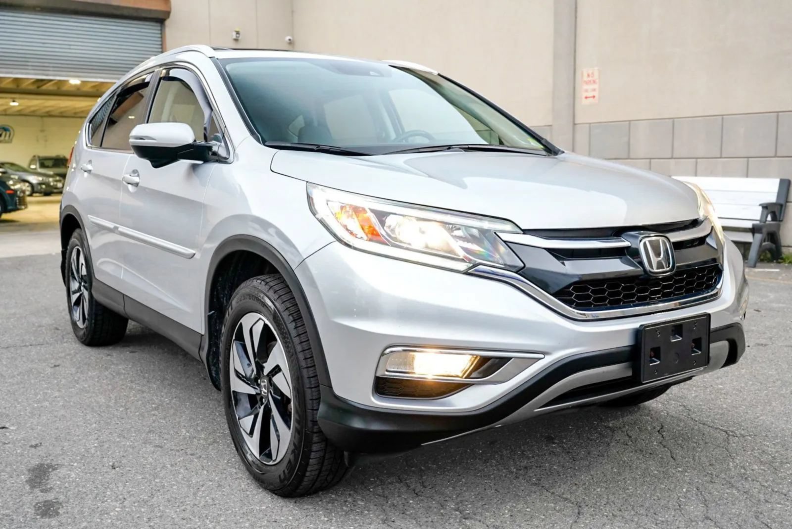 Used 2016 Honda CR-V Touring image 3