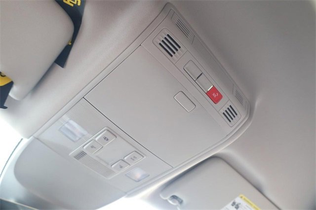 New 2025 Volkswagen Taos SE image 16