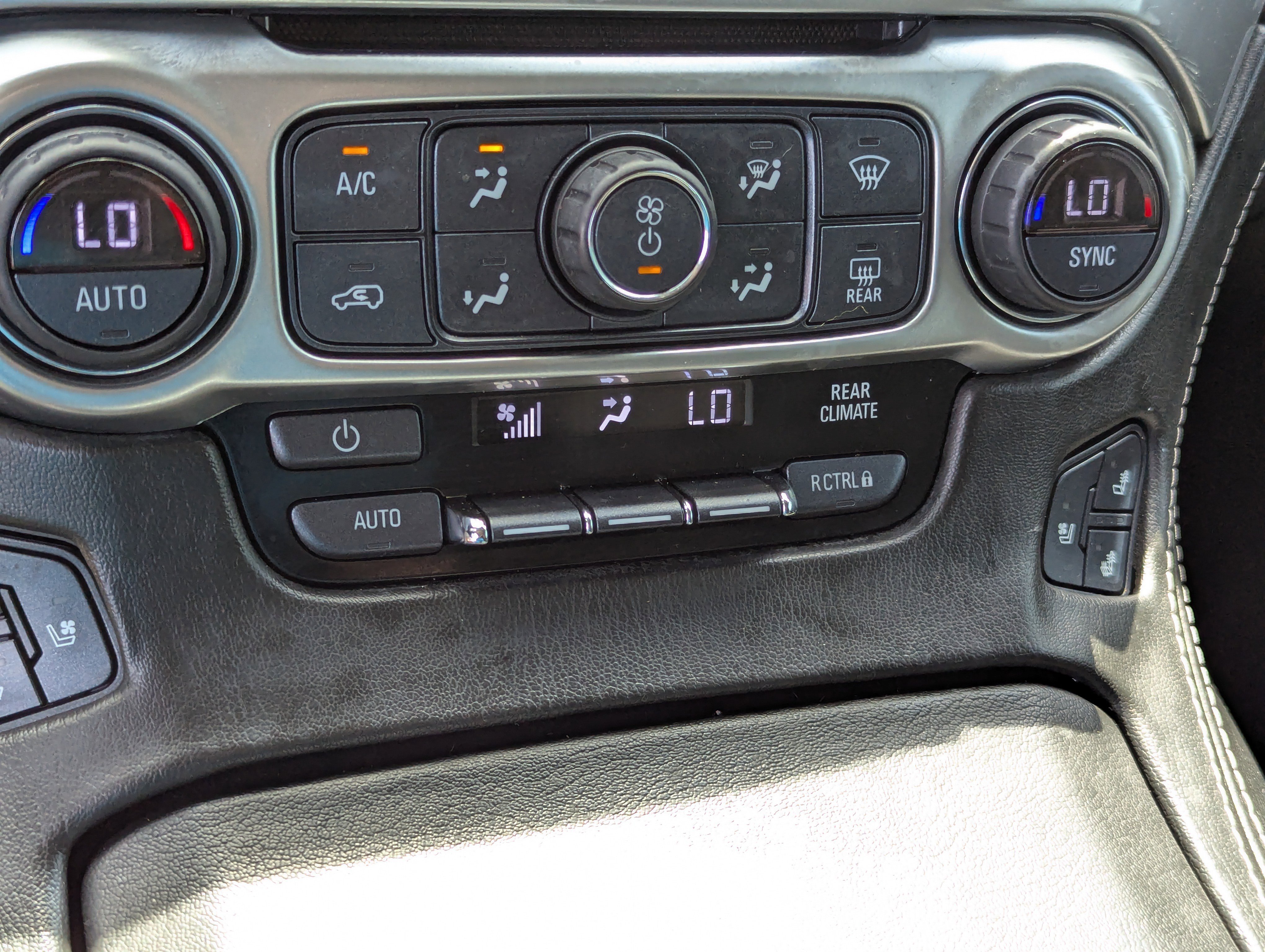 Used 2017 Chevrolet Tahoe Premier RWD image 28