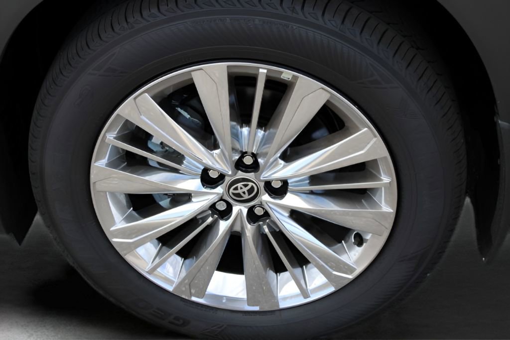 Certified 2026 Toyota Grand Highlander Platinum image 2