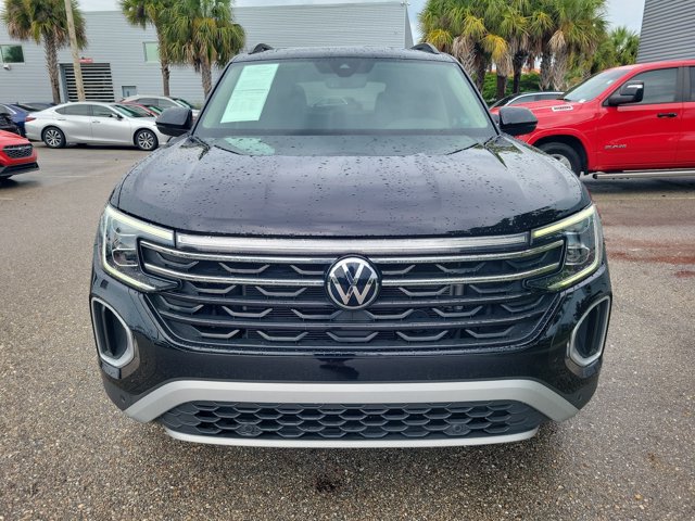 Used 2024 Volkswagen Atlas Peak Edition SE AWD/4WD image 3