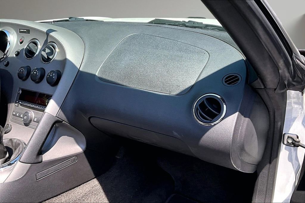 Used 2006 Pontiac Solstice Convertible w/ Premium Package RWD image 20