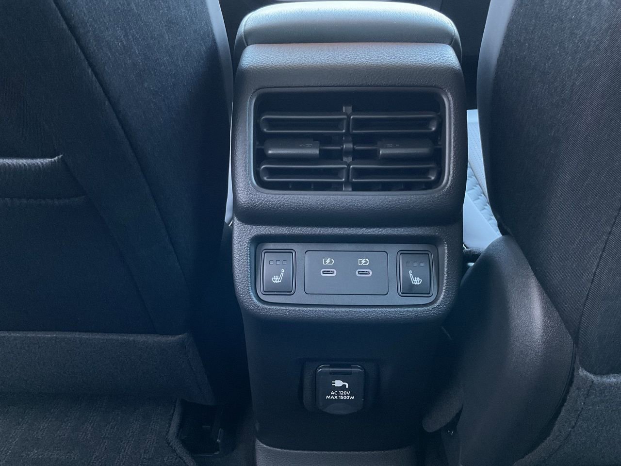 New 2026 Nissan Leaf Platinum+ w/ Cargo Package (Platinum+) image 18