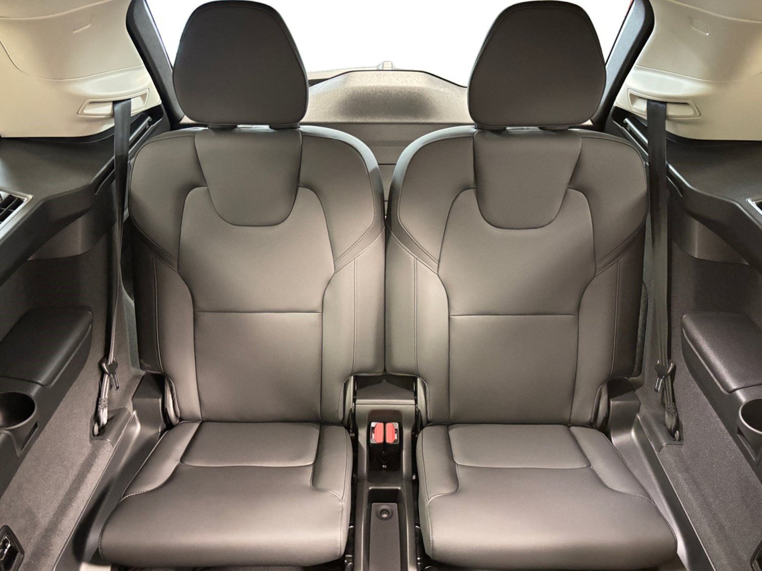 New 2026 Volvo XC90 B5 Core AWD/4WD image 31
