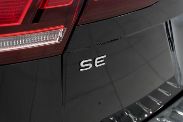 Used 2022 Volkswagen Tiguan SE R-Line image 11