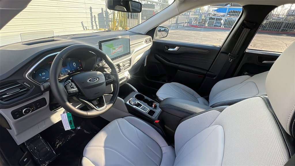 New 2025 Ford Escape SE w/ PHEV Premium Package image 17