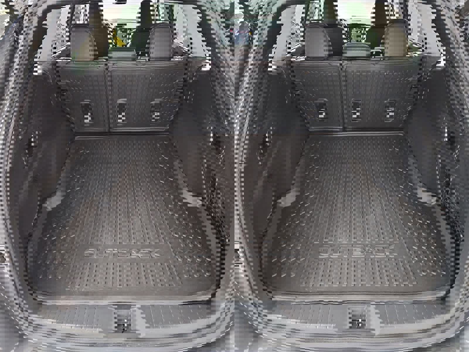 Used 2020 Subaru Outback Limited image 36