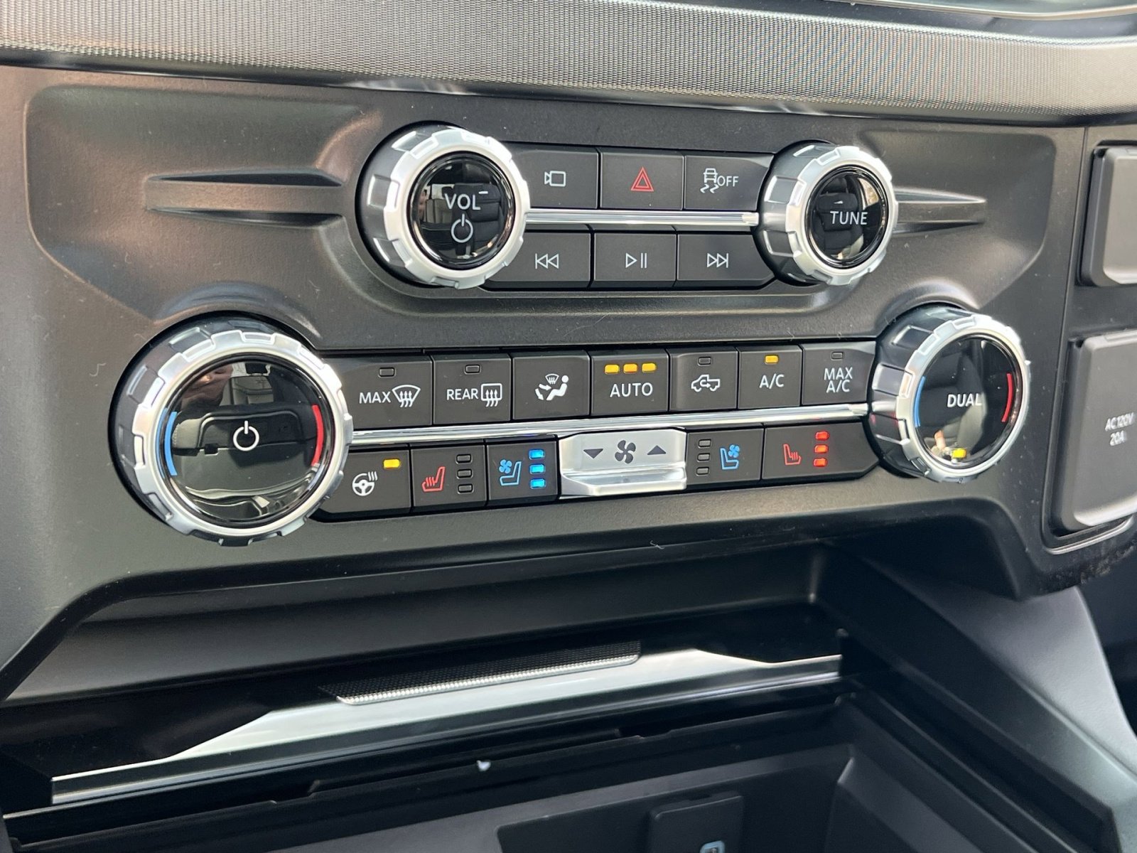 New 2026 Ford F450 Platinum AWD/4WD image 21