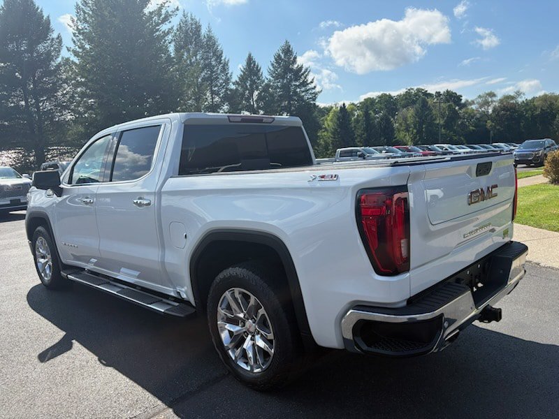 Used 2022 GMC Sierra 1500 SLT w/ SLT Premium Plus Package AWD/4WD image 4